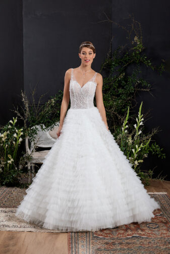 EGLANTINE CREATIONS 2021 Brautkleid EGC21 VELOUR 0694 Brautmode in Berlin Avorio Vestito BrideStore and more