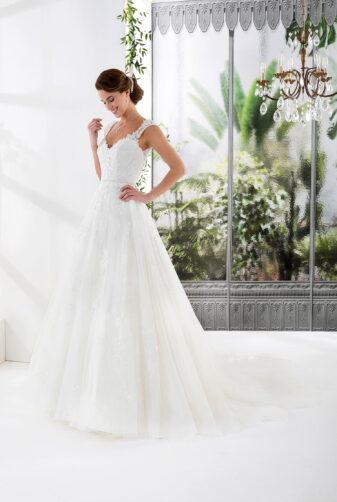 EGLANTINE CREATIONS 2021 Brautkleid EGC21 VENDEE 4408 1 Brautmode in Berlin Avorio Vestito BrideStore and more