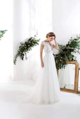 EGLANTINE CREATIONS 2021 Brautkleid EGC21 VIETNAM 2116 Brautmode in Berlin Avorio Vestito BrideStore and more