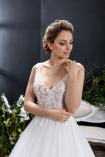 EGLANTINE CREATIONS 2021 Brautkleid EGC21 VIOLETTA 1993 Brautmode in Berlin Avorio Vestito BrideStore and more