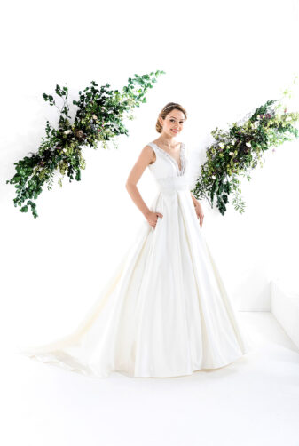 EGLANTINE CREATIONS 2021 Brautkleid EGC21 VIVIANA 2660 Brautmode in Berlin Avorio Vestito BrideStore and more