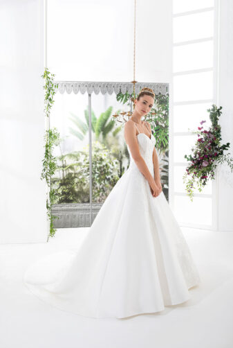EGLANTINE CREATIONS 2021 Brautkleid EGC21 VOLGA 3732 Brautmode in Berlin Avorio Vestito BrideStore and more
