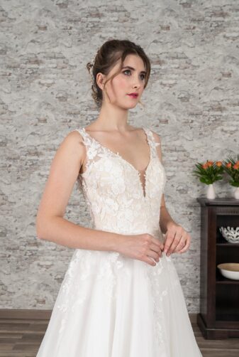 Fuchs Moden 2021 Brautkleid D 03395 (3) Brautmode in Berlin Avorio Vestito BrideStore and more