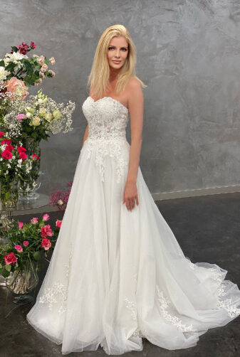 Miss Germany 2021 Brautkleid MGB63 2 Avorio Vestito BrideStore and more Brautmode in Berlin