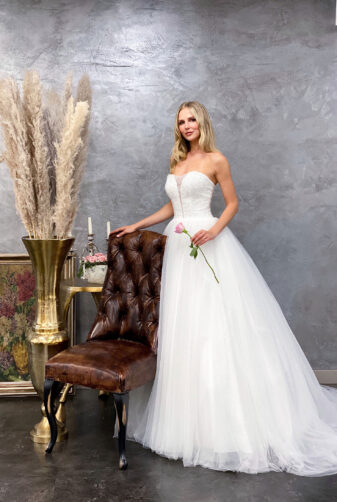 Miss Germany 2021 Brautkleid MGB70 3 Avorio Vestito BrideStore and more Brautmode in Berlin